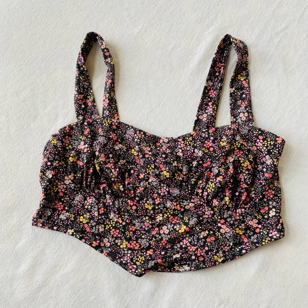 Lulus floral crop top with puffy